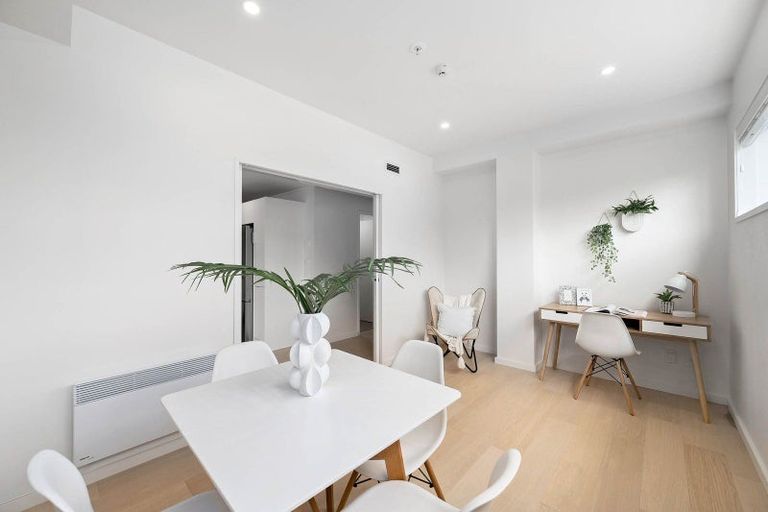 Photo of property in Quantum On Thorndon Quay, 4/163a Thorndon Quay, Pipitea, Wellington, 6011