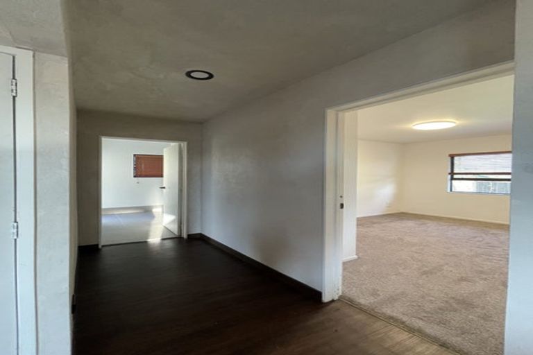 Photo of property in 255 Don Buck Road, Massey, Auckland, 0614