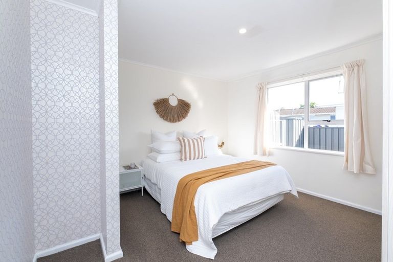 Photo of property in 27 Meeanee Road, Taradale, Napier, 4112