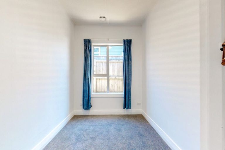 Photo of property in 69 Ranui Crescent, Khandallah, Wellington, 6035