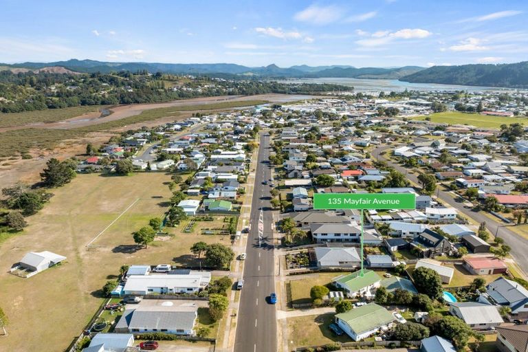 Photo of property in 135 Mayfair Avenue, Whangamata, 3620