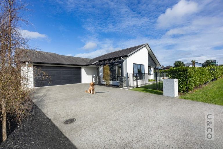 Photo of property in 19 Pohutukawa Parade, Riverhead, 0820
