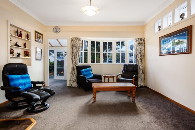 Photo of property in 123 Muritai Road, Eastbourne, Lower Hutt, 5013