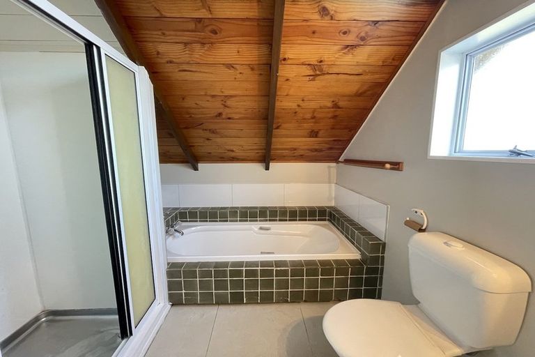 Photo of property in 26 Richards Avenue, Forrest Hill, Auckland, 0620