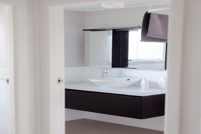 Photo of property in 4 Norton Place, Spotswood, New Plymouth, 4310