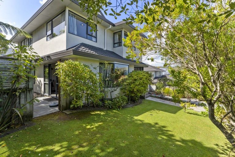 Photo of property in 5 Saunders Close, Whitby, Porirua, 5024