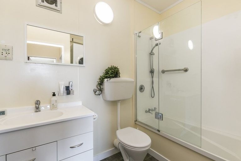 Photo of property in Hobson Court Flats, 66/70u Hobson Street, Thorndon, Wellington, 6011