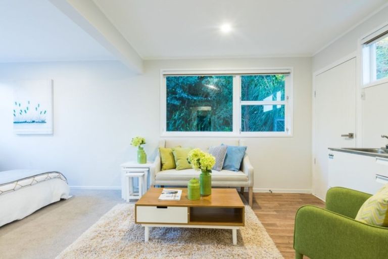 Photo of property in 176 Ti Rakau Drive, Pakuranga Heights, Auckland, 2010