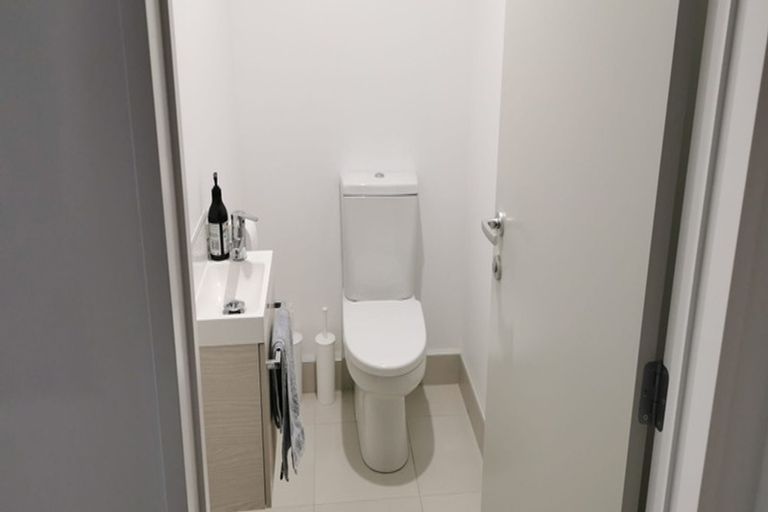 Photo of property in 2b Harakeke Road, Hobsonville, Auckland, 0618