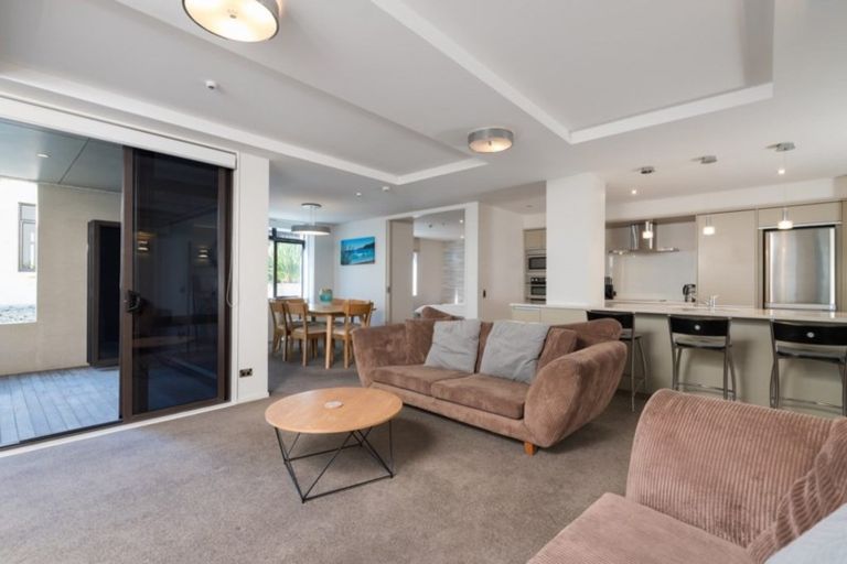 Photo of property in 5/48 Marine Parade, Mount Maunganui, 3116