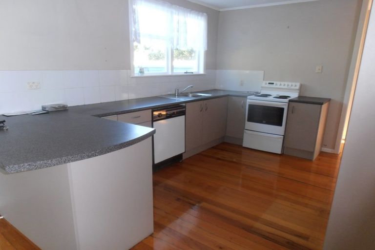 Photo of property in 105 Bond Crescent, Forrest Hill, Auckland, 0620