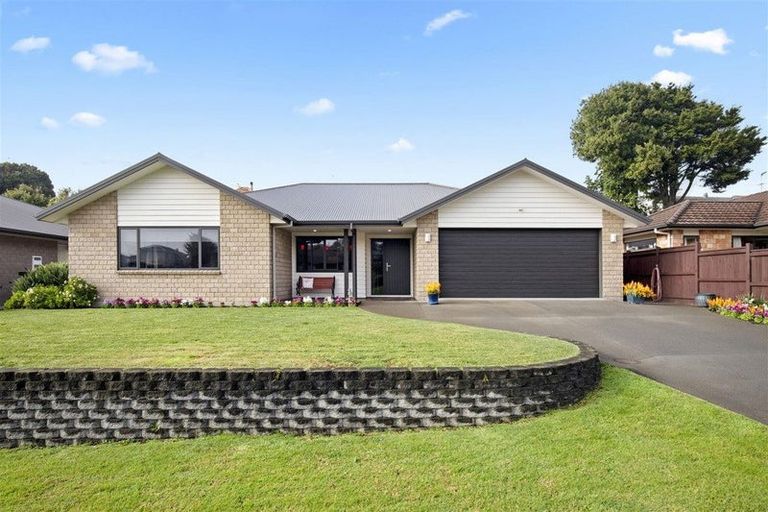 Photo of property in 19 Owens Road, Waiuku, 2123