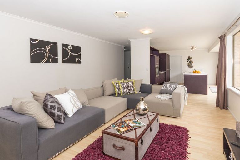 Photo of property in 40 Lough Bourne Drive, Pukekohe, 2120