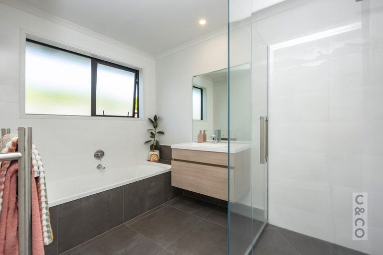 Photo of property in 19 Pohutukawa Parade, Riverhead, 0820