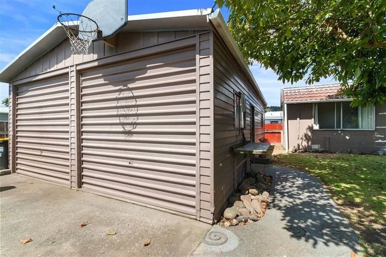 Photo of property in 229 Chartwell Avenue, Whangamata, 3620