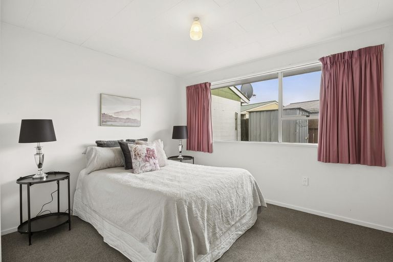 Photo of property in 17b Bradshaw Street, South Dunedin, Dunedin, 9012