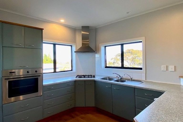 Photo of property in 2 Williams Crescent, Maketu, 3189