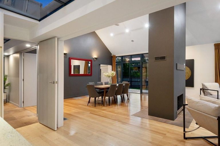 Photo of property in 105 Gladstone Road, Dalmore, Dunedin, 9010