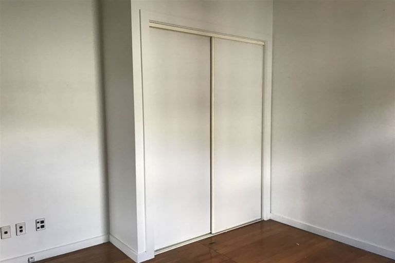 Photo of property in 52 Woodville Street, Edgeware, Christchurch, 8013