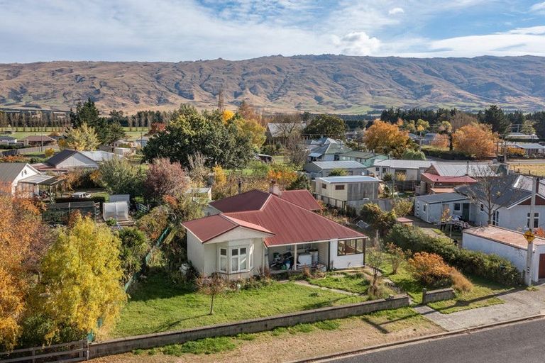 Photo of property in 11 West Street, Middlemarch, 9597