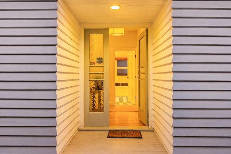 Photo of property in 20 Birdwood Avenue, Beckenham, Christchurch, 8023