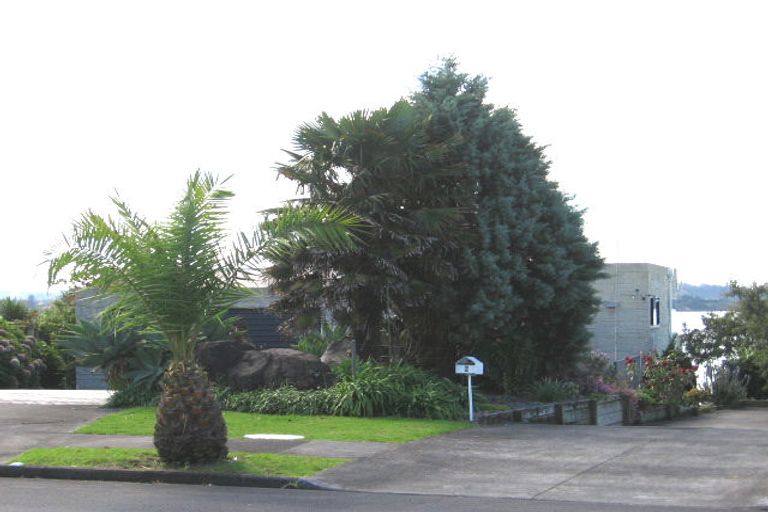 Photo of property in 6 Spinnaker Drive, Te Atatu Peninsula, Auckland, 0610