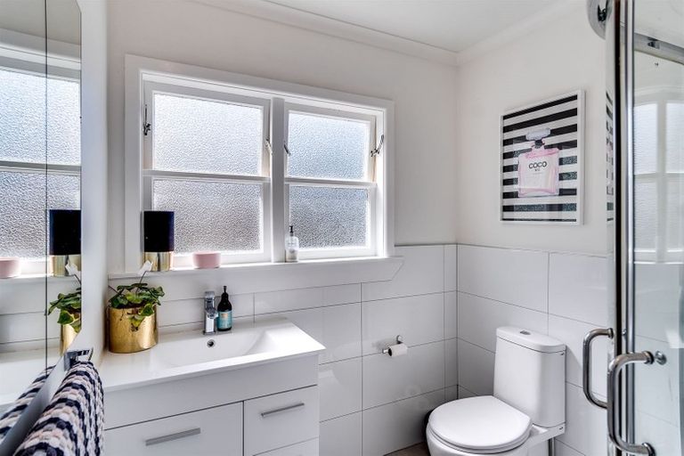 Photo of property in 41 Avondale Road, Taradale, Napier, 4112