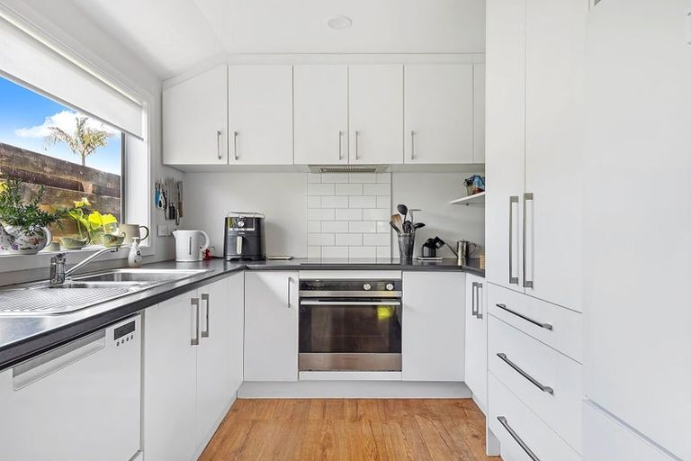 Photo of property in 30a Marvon Downs Avenue, Pakuranga Heights, Auckland, 2010