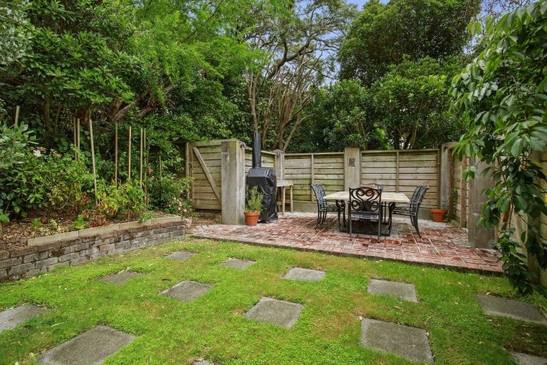 Photo of property in 8 Nepal Place, Khandallah, Wellington, 6035