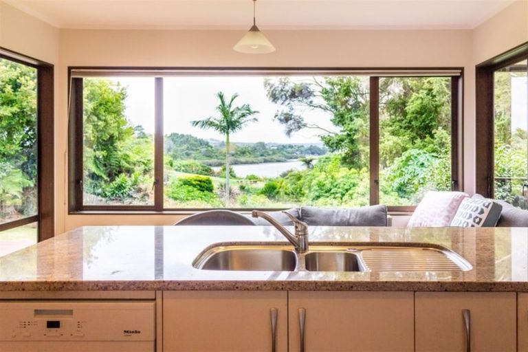 Photo of property in 114 Riverview Road, Kerikeri, 0230