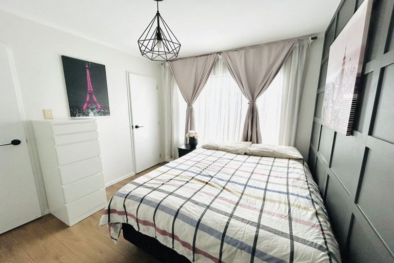 Photo of property in 13 Sunward Rise, Glenfield, Auckland, 0629