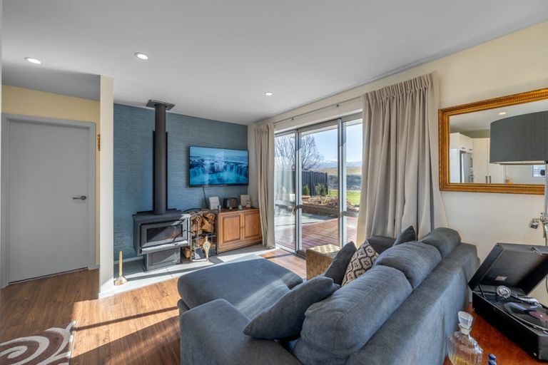 Photo of property in 5 Half Time Close, Omakau, 9376