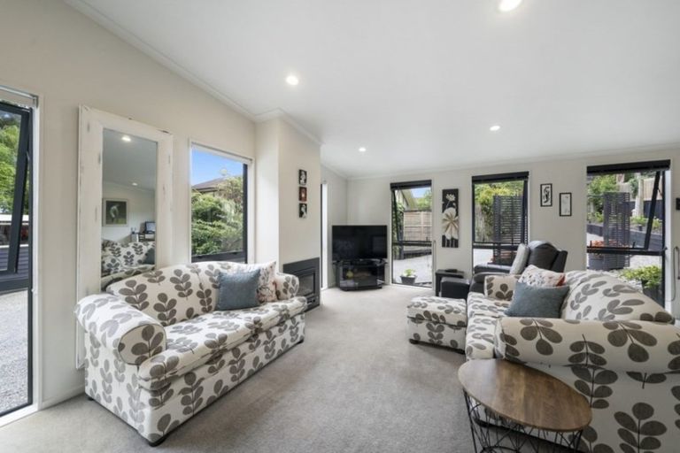 Photo of property in 20 Kereru Street, Waikanae, 5036