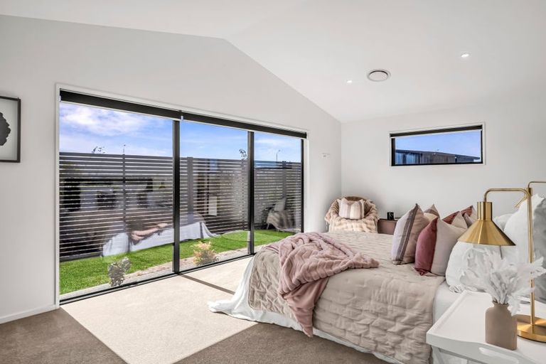 Photo of property in 17 Angus Place, Rangiora, 7400