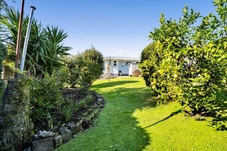 Photo of property in 6 Mahoe Street, Strandon, New Plymouth, 4312