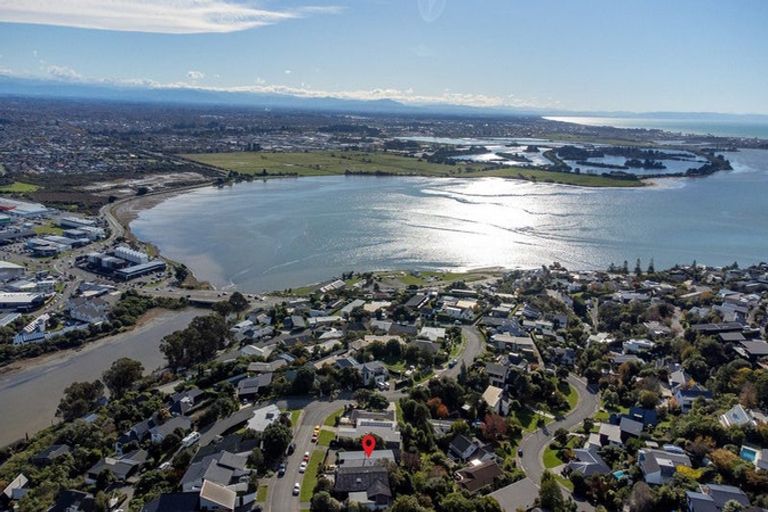 Photo of property in 65 Cannon Hill Crescent, Mount Pleasant, Christchurch, 8081