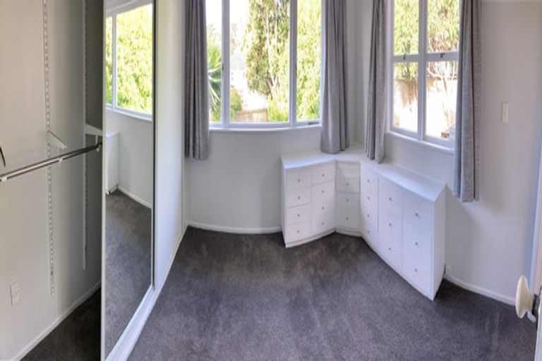 Photo of property in 1/12 Selwyn Crescent, Forrest Hill, Auckland, 0620