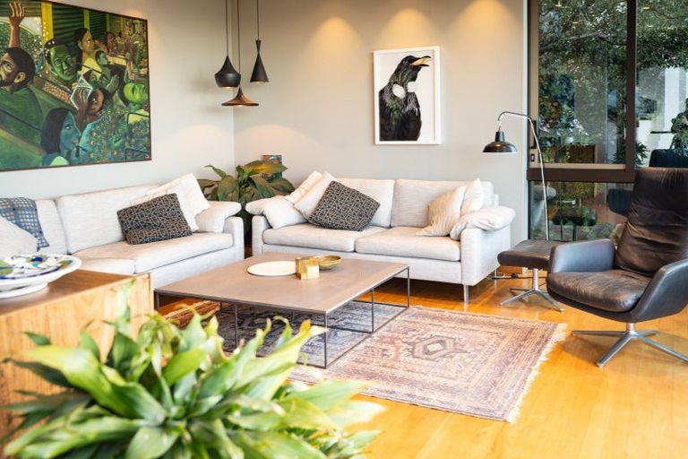 Photo of property in 77 Palliser Road, Roseneath, Wellington, 6011