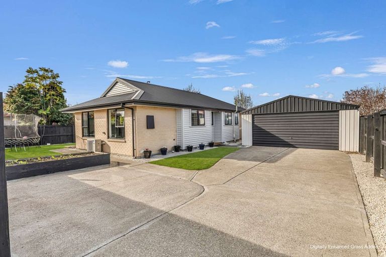 Photo of property in 2/49 Shannon Place, Belfast, Christchurch, 8051