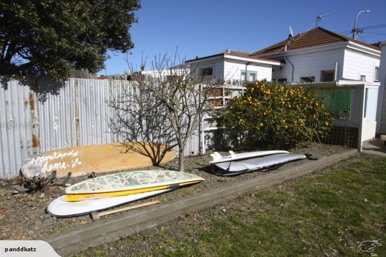 Photo of property in 121 Onepu Road, Lyall Bay, Wellington, 6022