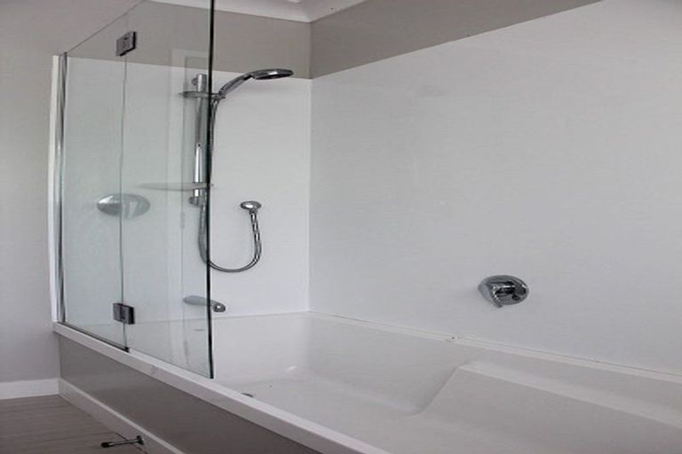 Photo of property in 32 Coronation Road, Hillcrest, Auckland, 0627