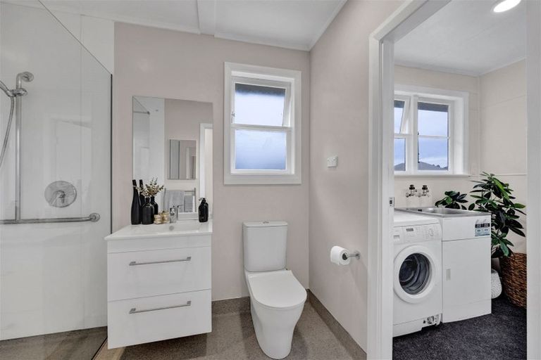 Photo of property in 13 Malone Place, Hawera, 4610