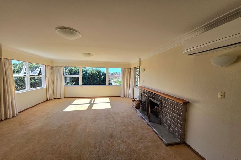 Photo of property in 40 Seabreeze Road, Narrow Neck, Auckland, 0624