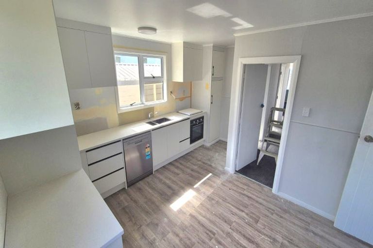 Photo of property in 20 Farnborough Crescent, Mangere, Auckland, 2022