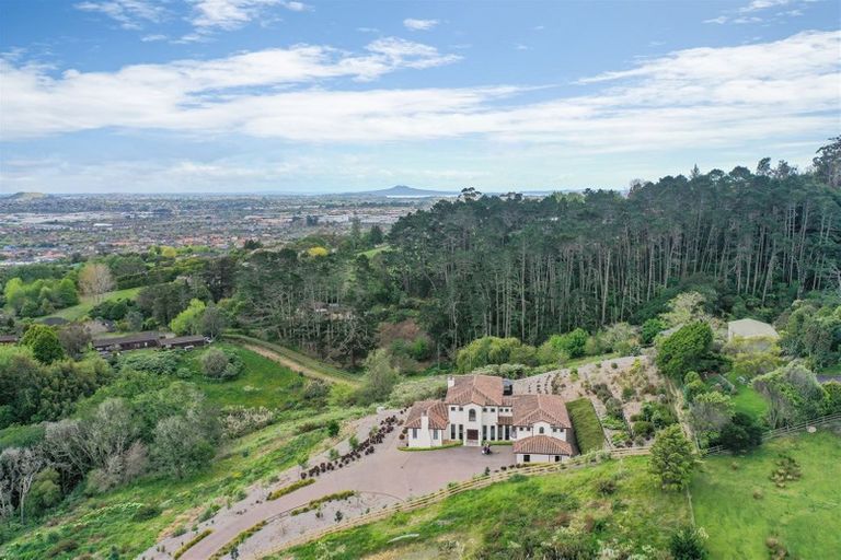 Photo of property in 41b Gracechurch Drive, Flat Bush, Auckland, 2016