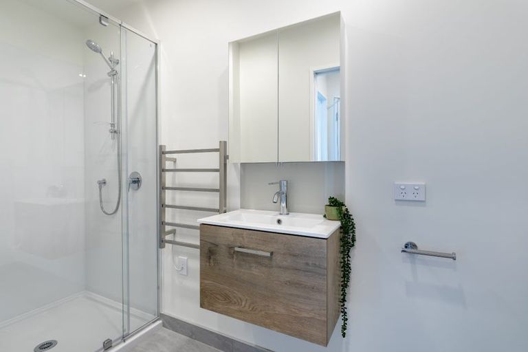 Photo of property in 8/25 Jabuka Street, Glen Eden, 0602