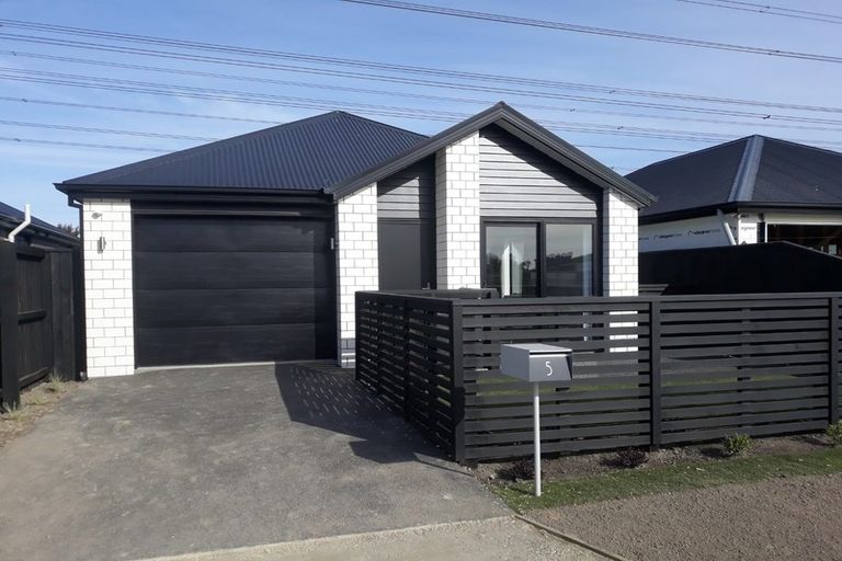 Photo of property in 5 Piripiri Place, Broomfield, Christchurch, 8042