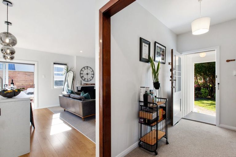 Photo of property in 44 Hardy Street, Waterloo, Lower Hutt, 5011