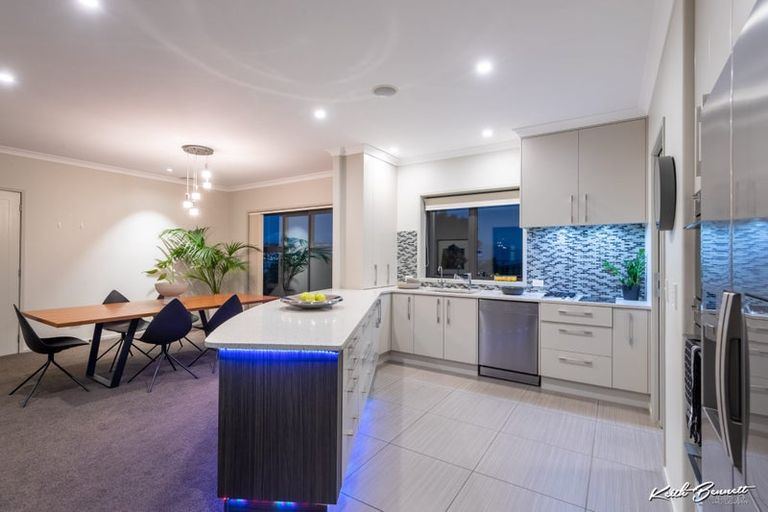 Photo of property in 216b Sutherland Road, Lyall Bay, Wellington, 6022