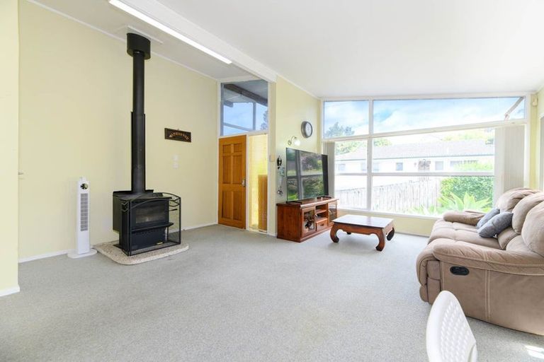 Photo of property in 7 Darcy Place, Massey, Auckland, 0614